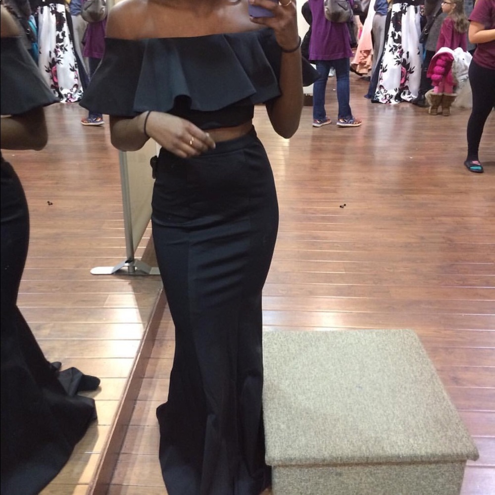 BLACK TWO PIECE GOWN